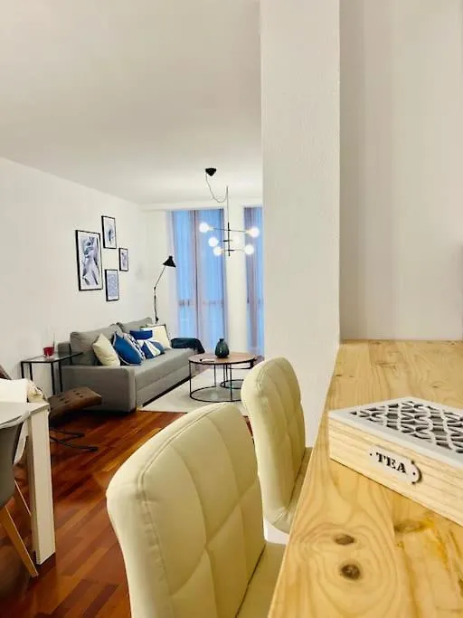 New Elegant Apartment In The Heart Of Málaga 0*,  Spagna
